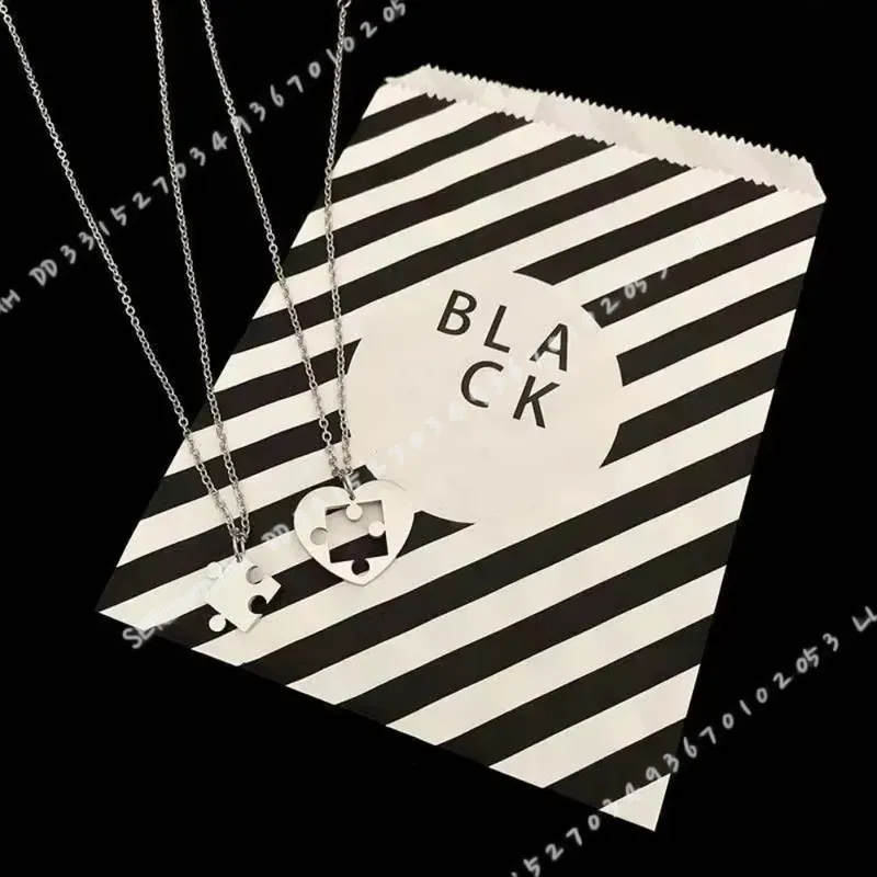 2개 세트 심플 퍼즐 하트 매칭 펜던트 커플 목걸이 ( - Magnetic Couple Matching Necklaces 리뷰 및 가격