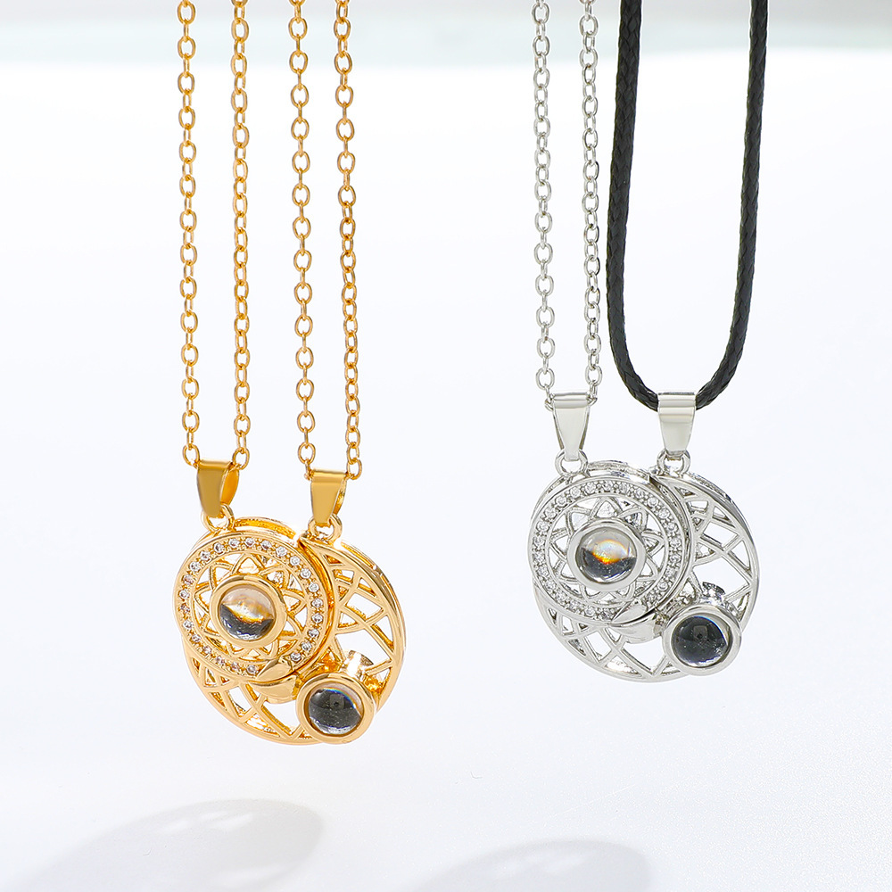 2PCS 마그네틱 커플 매칭 목걸이 100 개 언어 당 - Magnetic Couple Matching Necklaces 리뷰 및 가격