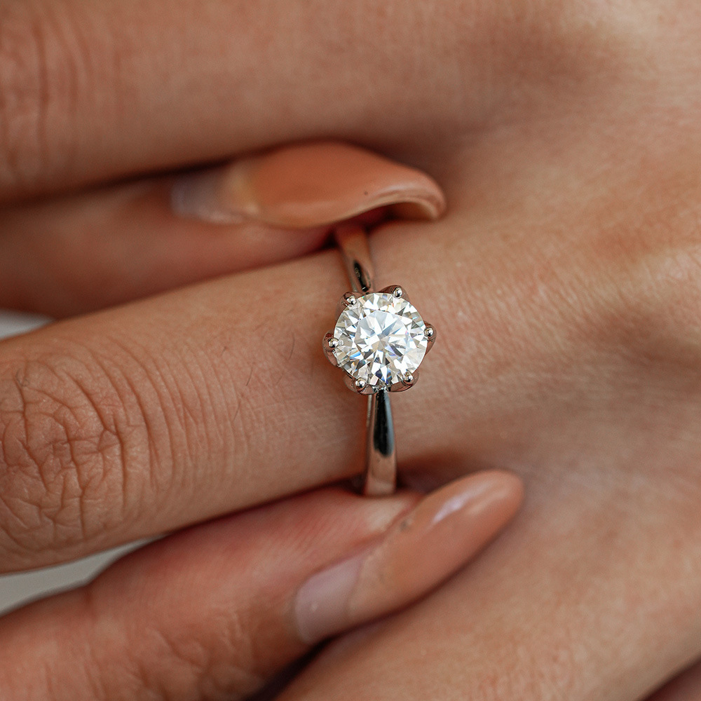 JoyceJelly 클래식 6-클로 모이사나이트 반지  - Moissanite Engagement Ring 1 Carat 리뷰 및 가격