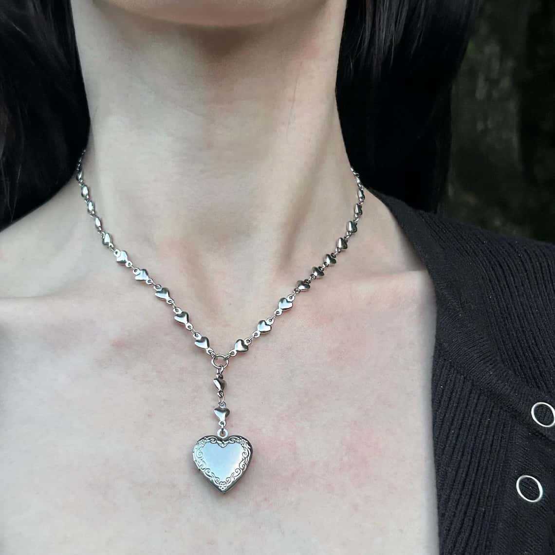 하트 로켓 펜던트가 달린 묵주 라리어트 체인 목걸이 • - Heart Locket Necklace Photo 리뷰 및 가격