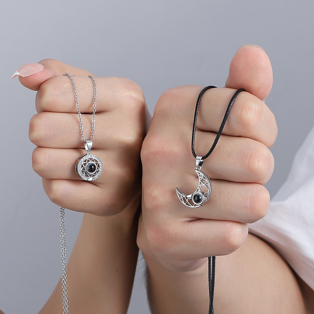 2개 세트 자석 커플 매칭 목걸이 100개 언어 사랑해 - Magnetic Couple Matching Necklaces 리뷰 및 가격