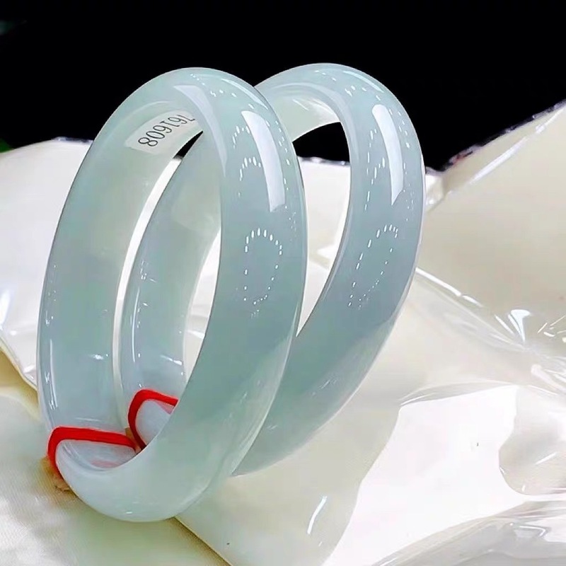 옛날 광산에서 채취한 빈티지 버마산 팔찌, 연녹색 비취 - Bracelets 리뷰 및 가격