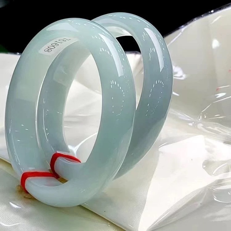 옛날 광산에서 채취한 빈티지 버마산 팔찌, 연녹색 비취 - Bracelets 리뷰 및 가격